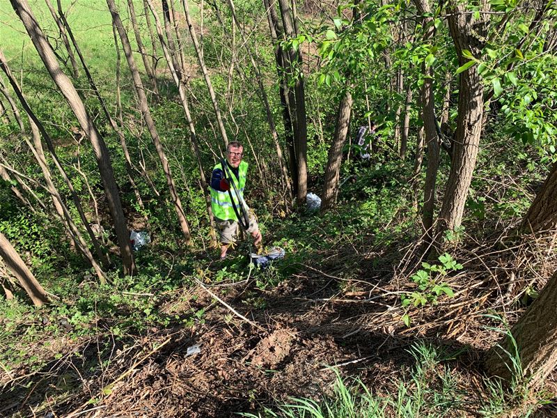 Zwerfvuil opgeruimd langs hangplek