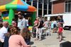 massa-volk-op-schoolfeest-in-molenholleke