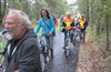 Buurtbewoners wandelen en fietsen voor gezondheid
