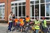 Leerlingen leren fiets beheersen
