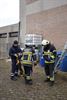 Leerlingen veiligheid proeven van brandweerwerk