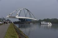 Plaatsing brug was toeristische attractie