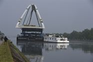 Plaatsing brug was toeristische attractie