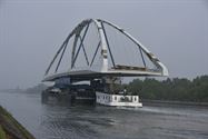 Plaatsing brug was toeristische attractie