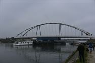 Plaatsing brug was toeristische attractie