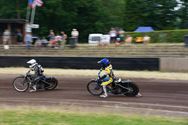 Jonge racers en karts brengen spektakel op Helzold