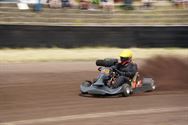 Jonge racers en karts brengen spektakel op Helzold