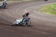 Jonge racers en karts brengen spektakel op Helzold