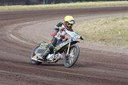 Jonge racers en karts brengen spektakel op Helzold