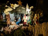 Heusdense kerststal is ingezegend