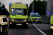 Zwaargewond bij crash op snelwegbrug