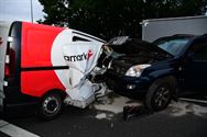 Zwaargewond bij crash op snelwegbrug