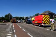 Bestuurder gekneld na zware botsing