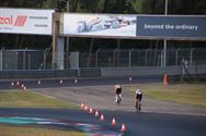 Renners rijden tijdritten op Circuit Zolder