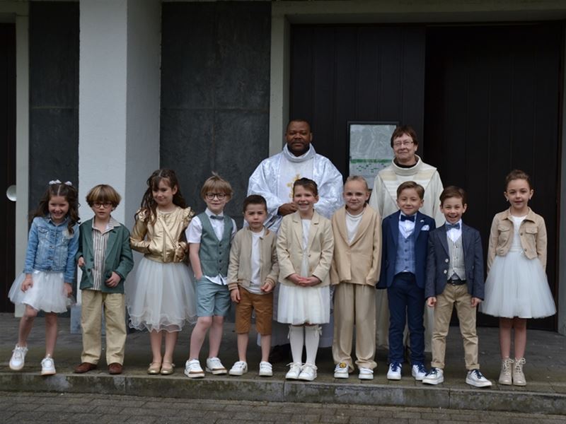 10 eerste communicanten in Boekt