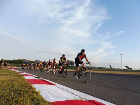 12 hours cycling is van start gegaan