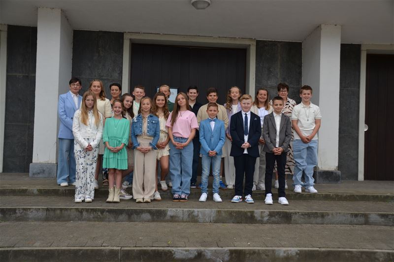 17 vormelingen uit Viversel en Boekt
