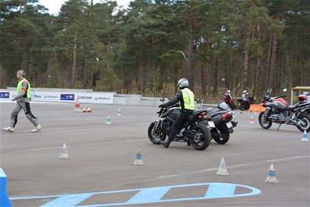 200 motorrijders willen seizoen veilig starten