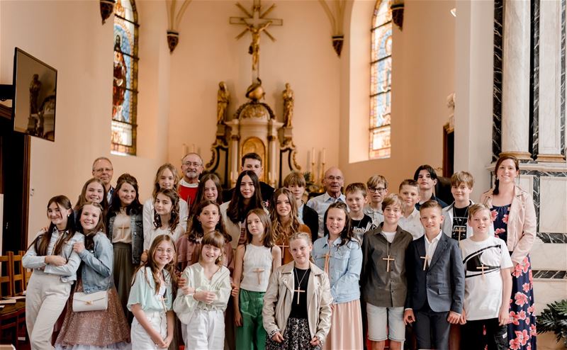 25 jongeren kregen vormsel in Eversel