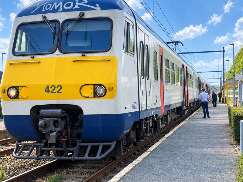 284 mensen nemen hier op weekdagen de trein