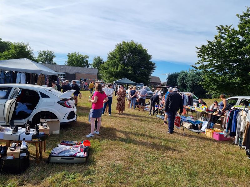 40 standhouders op rommelmarkt van KAJ Eversel