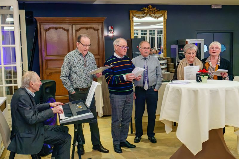 75 Neos-leden vierden hun kerstfeest