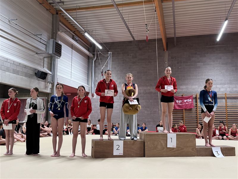 8 medailles voor Moed en Volharding