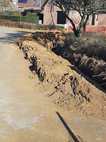 Aannemer zwaar op vingers getikt in Viversel