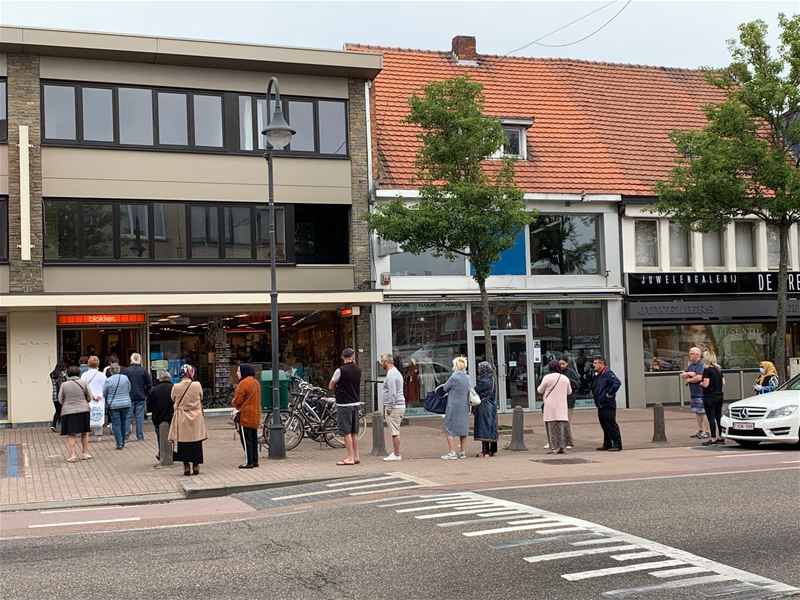 Aanschuiven voor uitverkoop Blokker