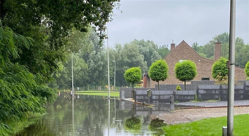 Ambachtlaan staat blank