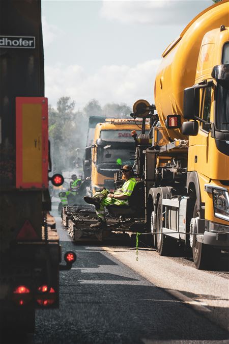 Asfaltwerken op 10-tal plaatsen komende 2 weken