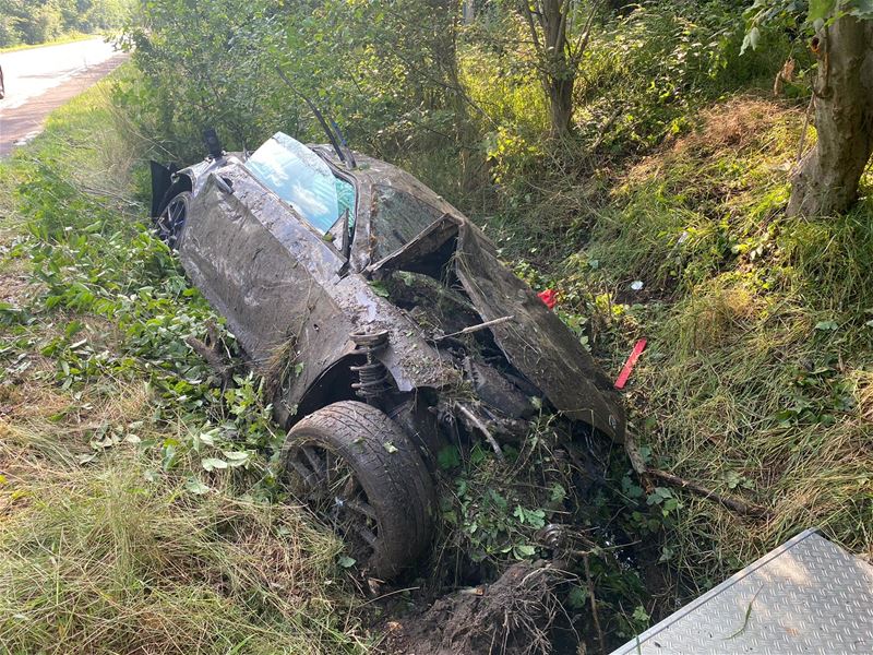 Auto maakt zware crash in de Westlaan