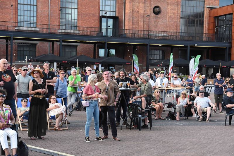 BE Mine Blues wil zijn publiek verwennen