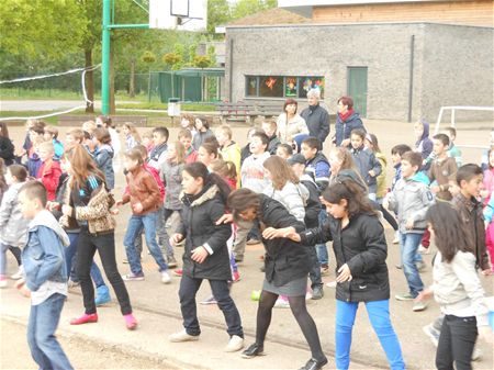 Beekbeemden danst de zumba