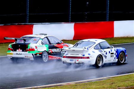 Belgium Racing aan de leiding in de regen