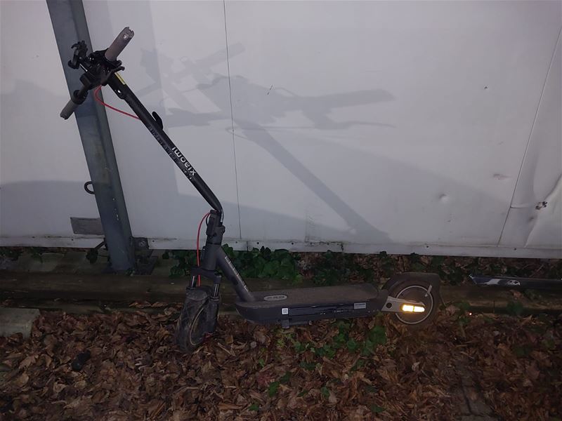 Bestuurder van e-step zwaargewond na botsing