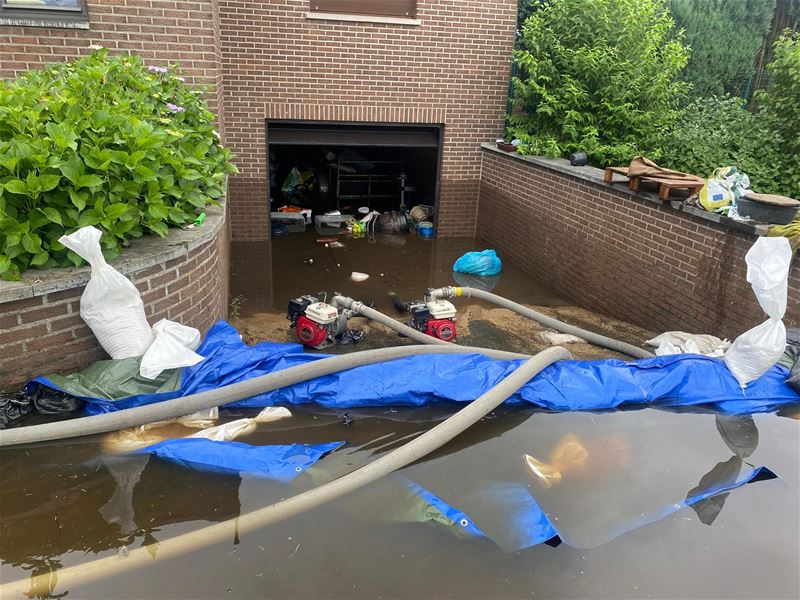 Bewoners van Stationsstraat nog in 't water