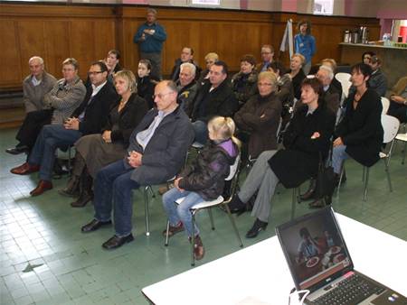 Bezoek aan asielcentrum in Lint