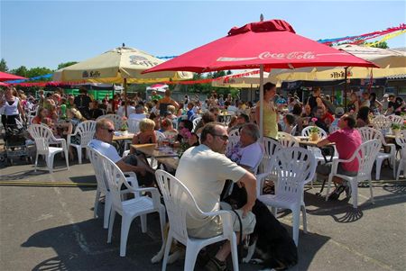 Boekter Feest onder een stralende zon