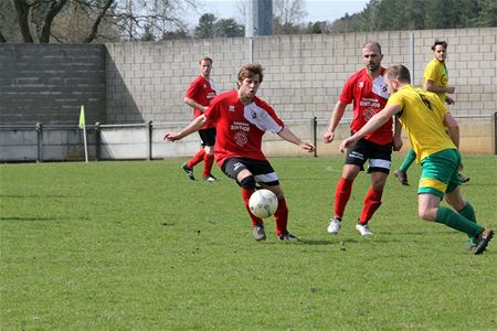 Bolderberg wint derby en blijft leider