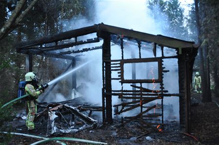 Brand verwoest chalet in Bolderberg