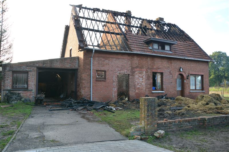 Brand verwoest woning in Weg naar Grauwe Steen