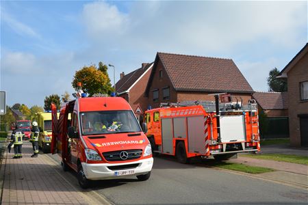 Brandweer bevrijdt gevallen vrouw