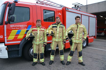 Brandweer draagt nieuwe interventiekleding