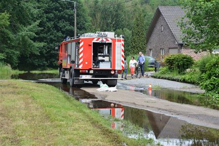 Brandweer pompt nog op 2 plaatsen