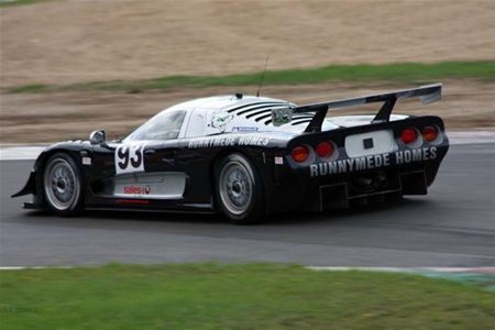 Britten in Mosler op pole positie