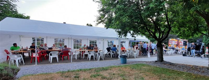 Buurtfeest in Vunderstraat en Neerjouten