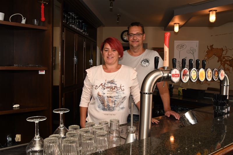 Cindy en Kurt heropenen Het Gezellehuis