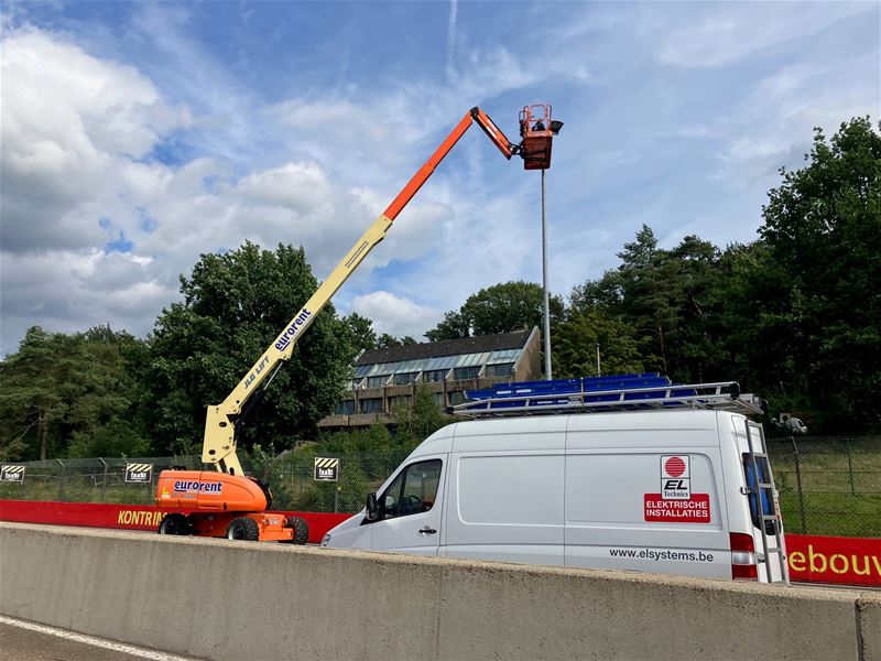 Circuit vernieuwt verlichting en schenkt oude weg