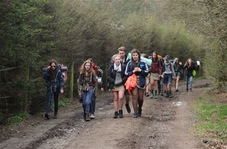 Collegeleerlingen trekken op Bloesemtocht